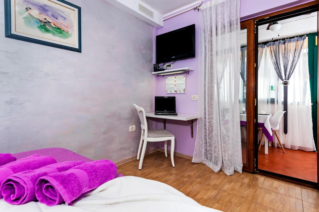 Apartments And Rooms Villa Dea Adults Only โรวีน ภายนอก รูปภาพ