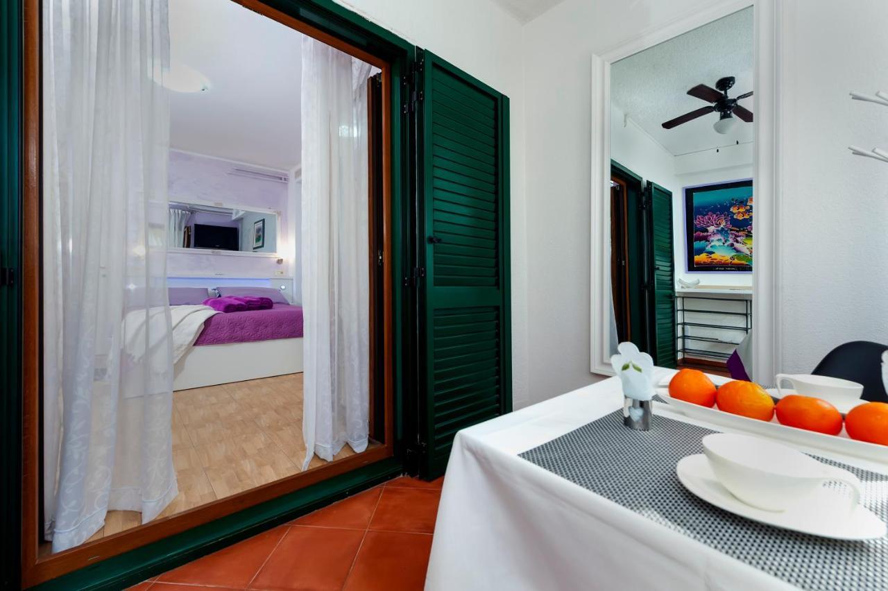 Apartments And Rooms Villa Dea Adults Only โรวีน ภายนอก รูปภาพ