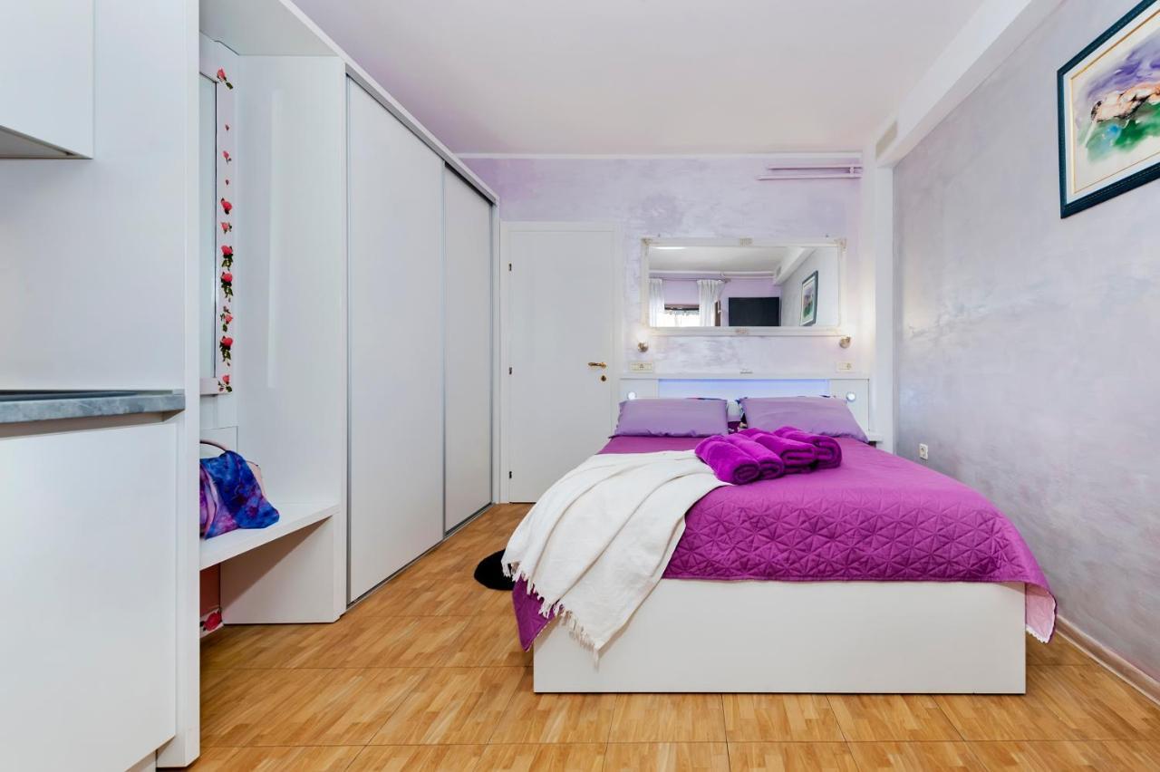 Apartments And Rooms Villa Dea Adults Only โรวีน ภายนอก รูปภาพ