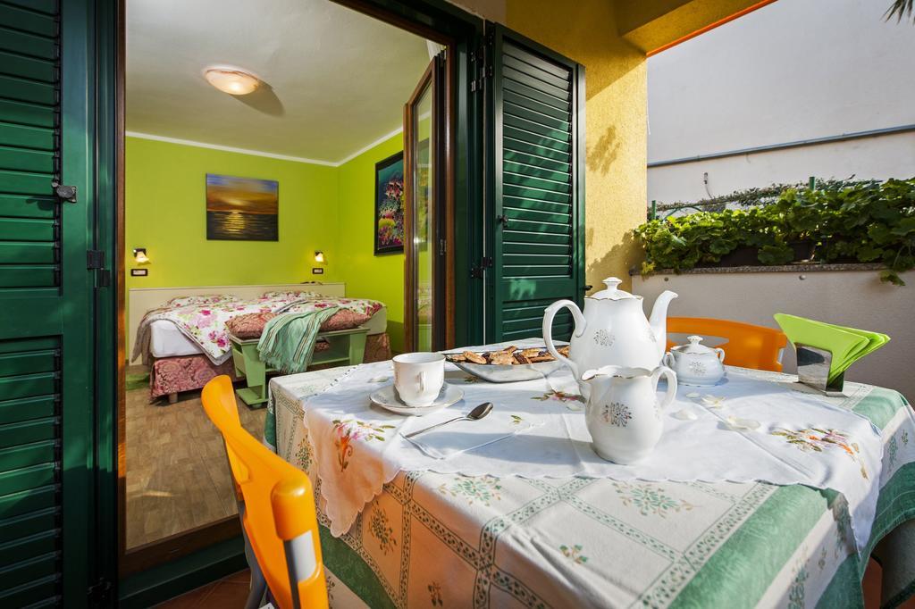 Apartments And Rooms Villa Dea Adults Only โรวีน ภายนอก รูปภาพ